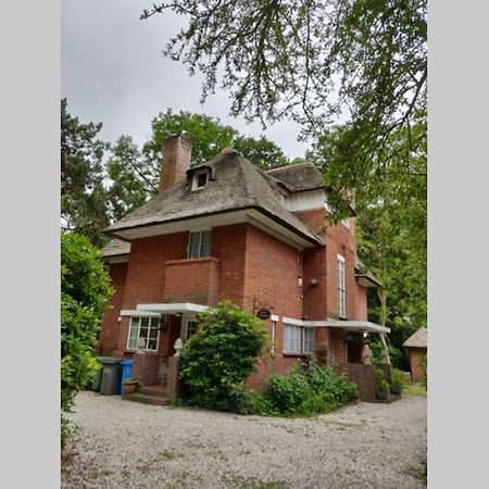 Vrijstaande Rietgedekte Villa Nabij Uitvalswegen Wassenaar Esterno foto