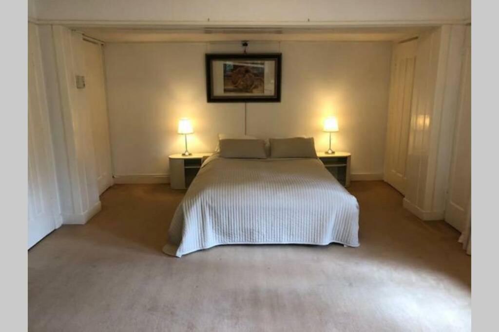 Vrijstaande Rietgedekte Villa Nabij Uitvalswegen Wassenaar Esterno foto