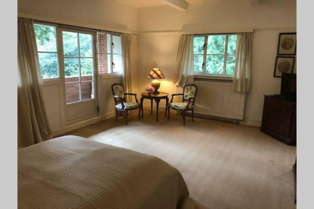 Vrijstaande Rietgedekte Villa Nabij Uitvalswegen Wassenaar Esterno foto