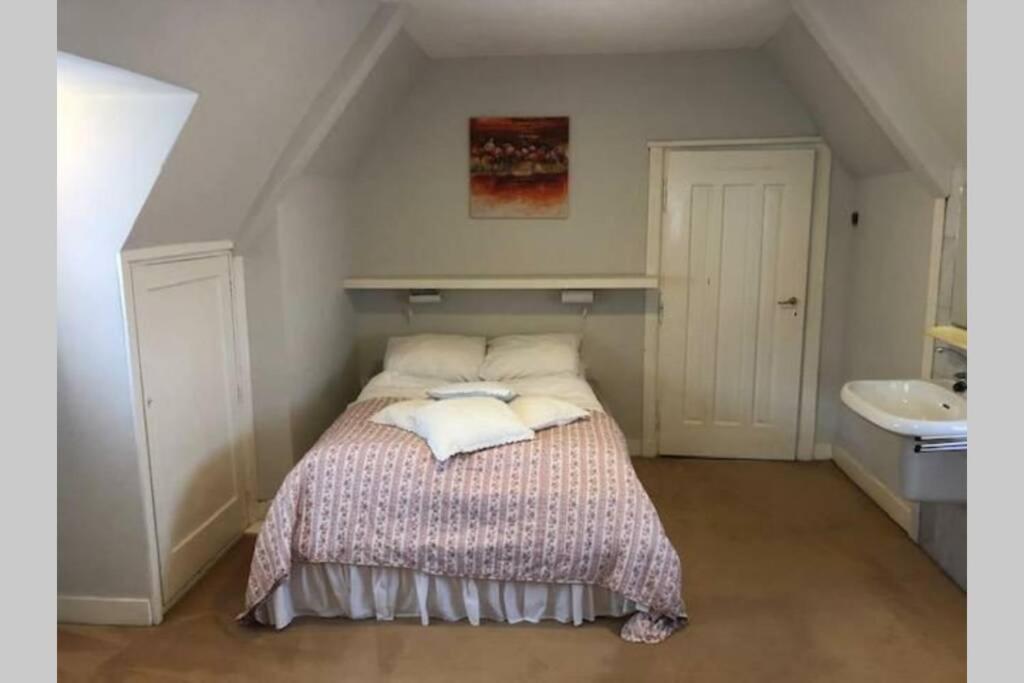 Vrijstaande Rietgedekte Villa Nabij Uitvalswegen Wassenaar Esterno foto